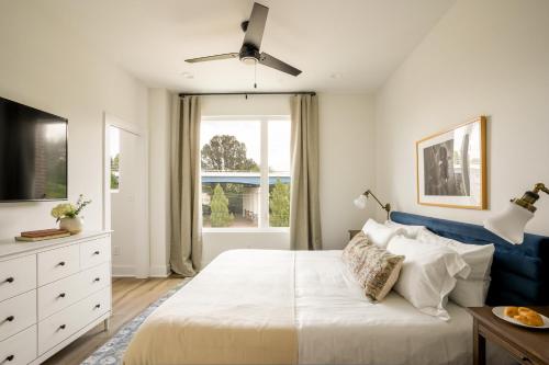 Jefferson St Unit C - Roxanne
