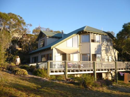 B&B Jindabyne - Snowgums on the Lake - Bed and Breakfast Jindabyne