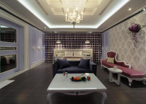 Affair Motel in Wuqi District