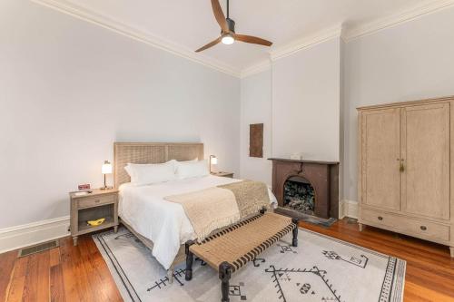 330128528 Bellwether House