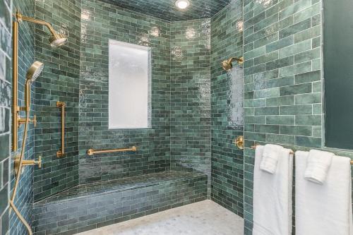 330128888 Bellwether House