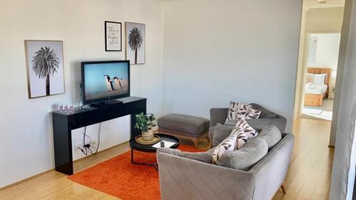 Relaxing Rivervale, quiet & close to everything