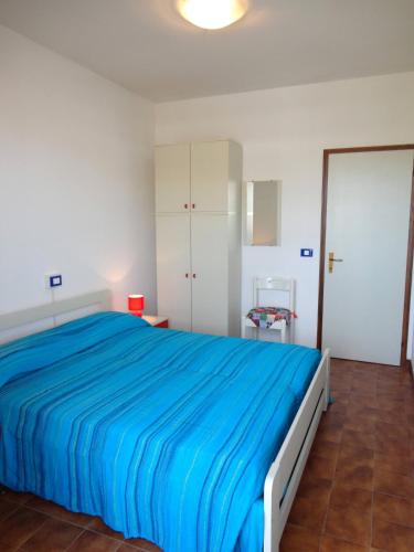 Splendid sea view two-room apartment with swimming pool