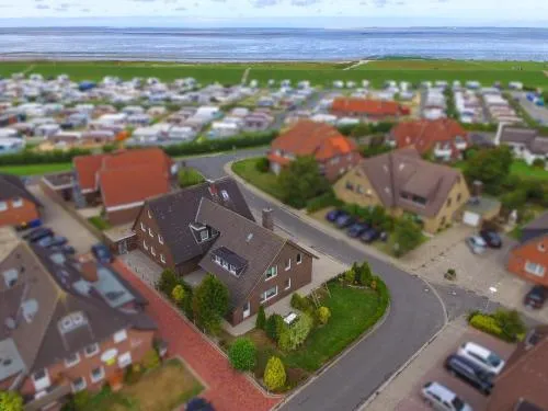 Mila am Meer in Neuharlingersiel, Deutschland