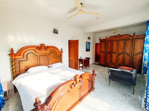 Amazing Hilltop 4 BHK Villa with Private Pool near Candolim