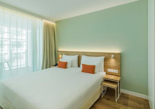 2 bedrooms, 2 beds