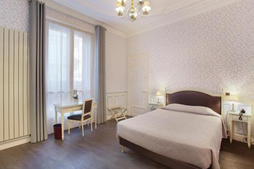 HOTEL DU PRINTEMPS – Paris, TX
