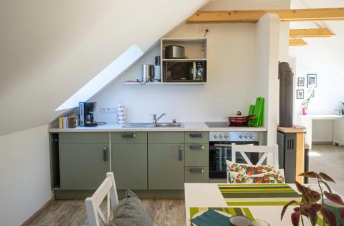 Hirtenhaus 28b Obergeschoss in โชริน