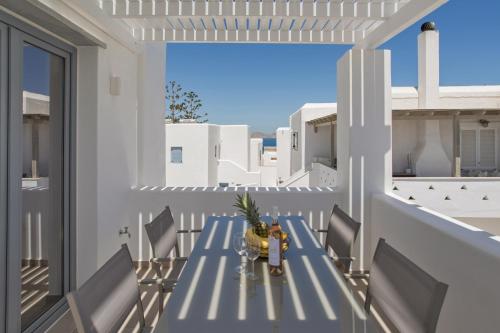 balkon/terras, Barbarigos luxury spa apartments in Paros Island