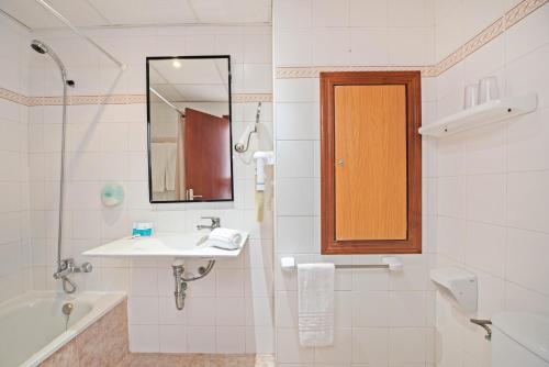 Blue Sea Piscis - Adults Only - image 5