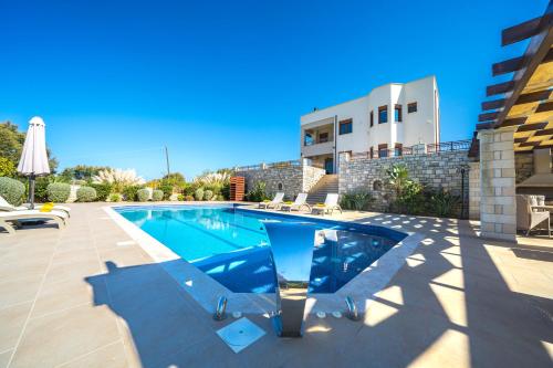 Iremia Luxury Villa with pool