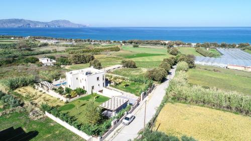 Iremia Luxury Villa with pool