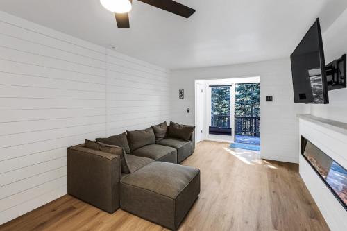 Beautiful Ski-in Ski-out Condo Located On The Eagle Point Resort! condo in บีเวอร์ ยูท่าห์