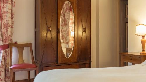 room detail thumbnail 1