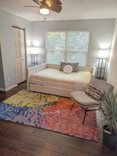 Downtown Atlanta Hotel Style Suite