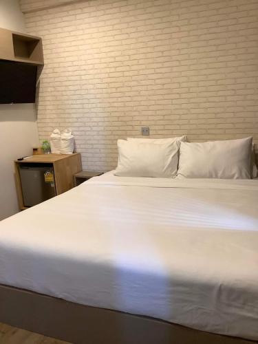 CR.HOTEL