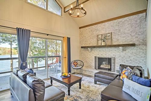Ten Mile Home on Watts Bar Lake with 2 Docks! in Ten Mile, USA