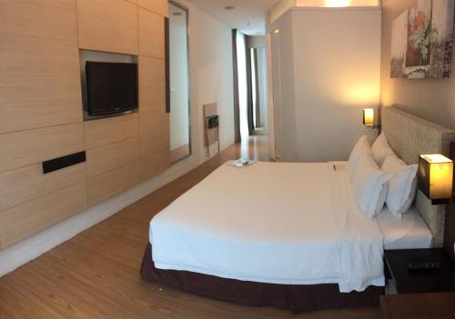 Deluxe Swiss Garden Residences Bukit Bintang City Center, Kuala Lumpur (photo 4)