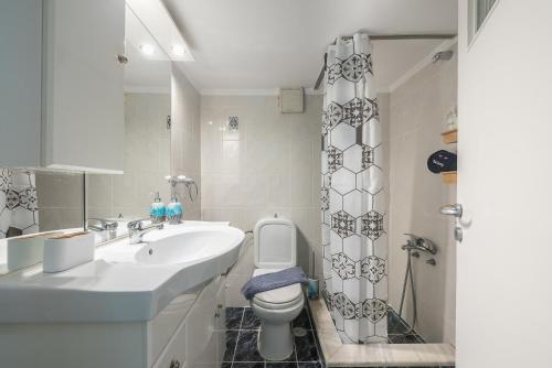 Boutique Acropolis Apartment by Cloudkeys - Just 5 minutes walk to Acropolis Museum, Atény (fotografie 6)