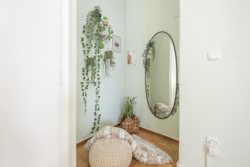 Boutique Acropolis Apartment by Cloudkeys - Just 5 minutes walk to Acropolis Museum - image 3