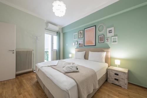Boutique Acropolis Apartment by Cloudkeys - Just 5 minutes walk to Acropolis Museum - image 5
