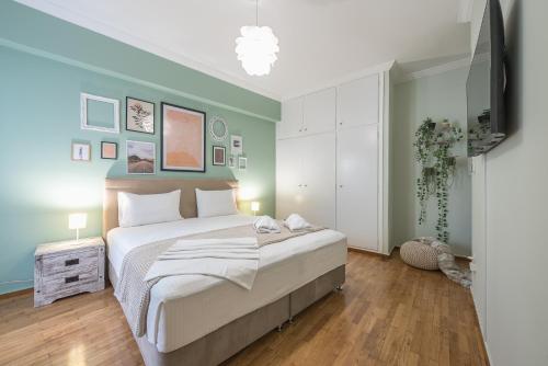 Boutique Acropolis Apartment by Cloudkeys - Just 5 minutes walk to Acropolis Museum, Athens