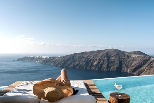 West East Suites — hotel in Imerovigli, Santorini GR, 84700
