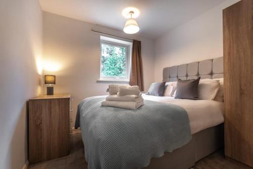 Spacious 3 Bedroom House Sleeps 6 People gîte à louer Arborfield