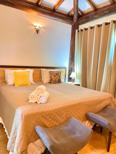 1 king bed, 1 sofa bed