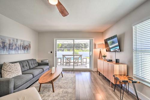 Stylish Getaway with Pool and Spa Less Than 2 Mi to Beach - image 6