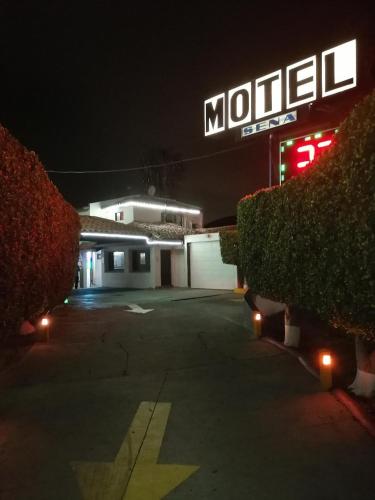 A szálláshely kívülről, MOTEL SENA in El Sauzal
