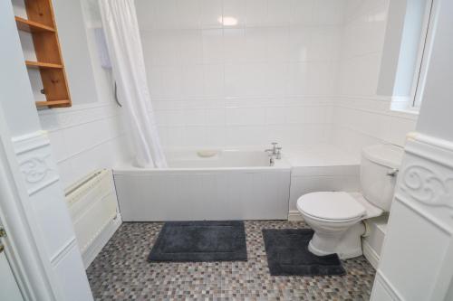 12 Kel Avon Truro - image 14