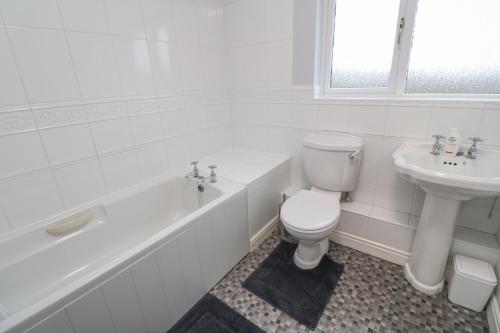 12 Kel Avon Truro - main image