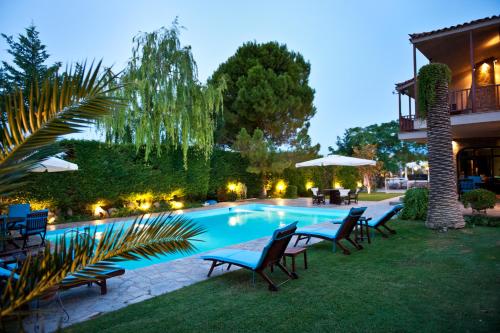 정원, Villa Bona: A secluded villa less than 50 min. from Athens Intl. Airport in 플라카 딜레시