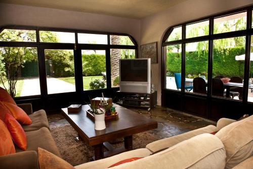 전망, Villa Bona: A secluded villa less than 50 min. from Athens Intl. Airport in 플라카 딜레시