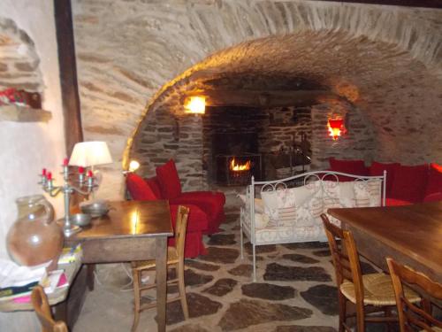 MAISON DE CHARME EN ARDECHE DU SUD AVEC PISCINE in Valgorge