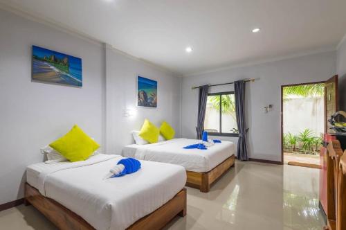 Triple Room image 8