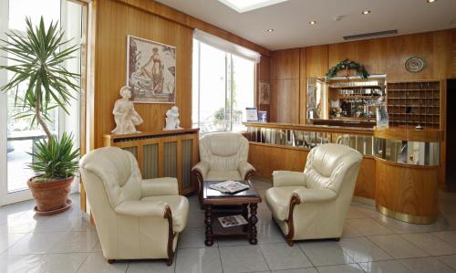 Előcsarnok, Hotel Villa dei Fiori - sul mare con piscina in Viserbella