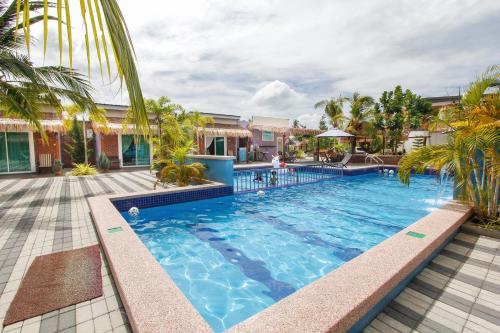 Swimming pool, Lavigo Resort in Langkawi Airport
