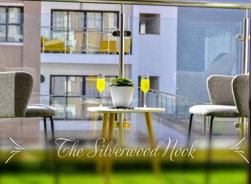 The SilverWood Nook 15min to UN