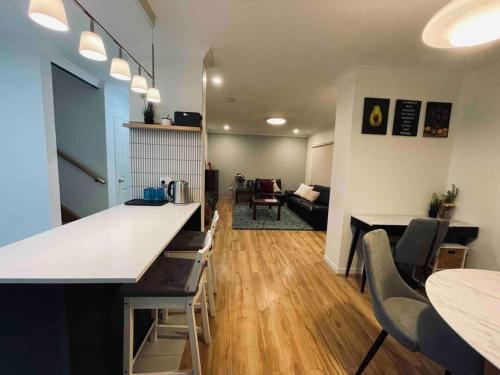 Stylish townhouse with cosy balcony