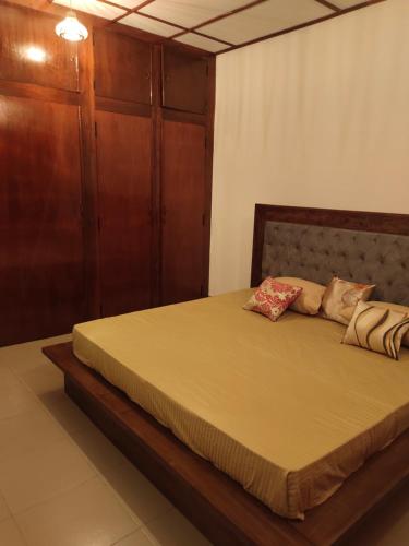 333 Hotel & Rooms