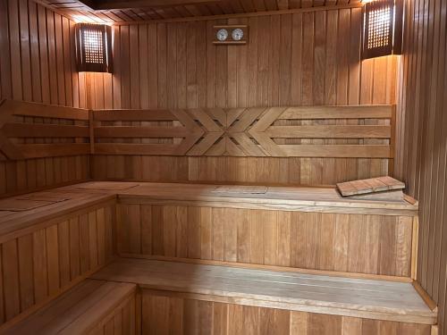 ซาวน่า, ILK INN HOTEL in กูซาร์