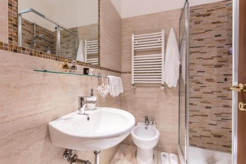 Starry Rome Guest House - 화장실