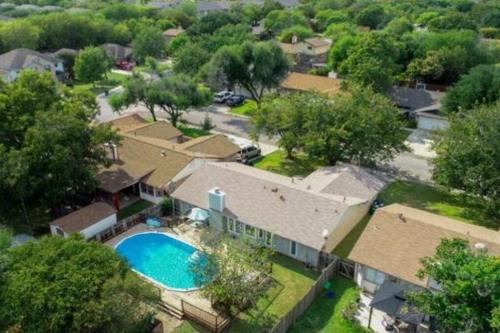 Cheerful 3-bedroom with a pool in San Antonio, USA