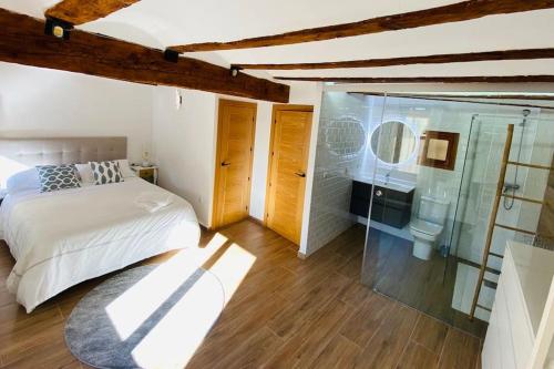  VILLA SOL Casa con cueva privada y vistas a la Iglesia in Requena