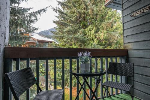 Updated Whistler Creek Studio with Parking