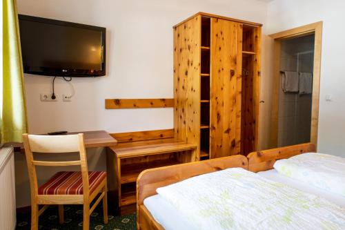 2 twin beds