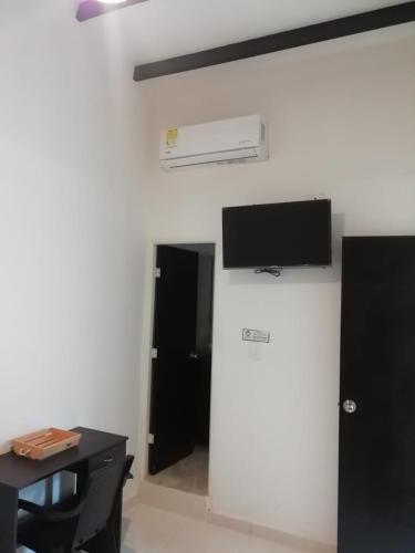 Standard Double Room image 5