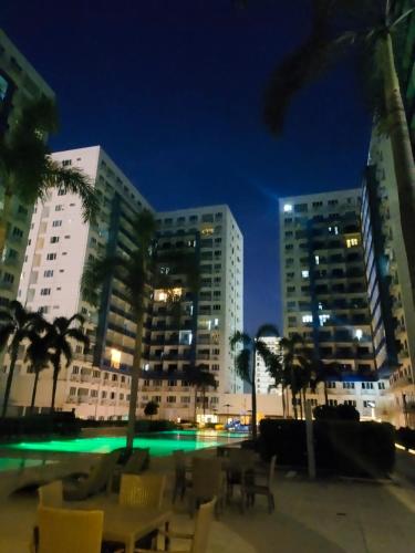 Moa's Spot at Sea Residences, Manila